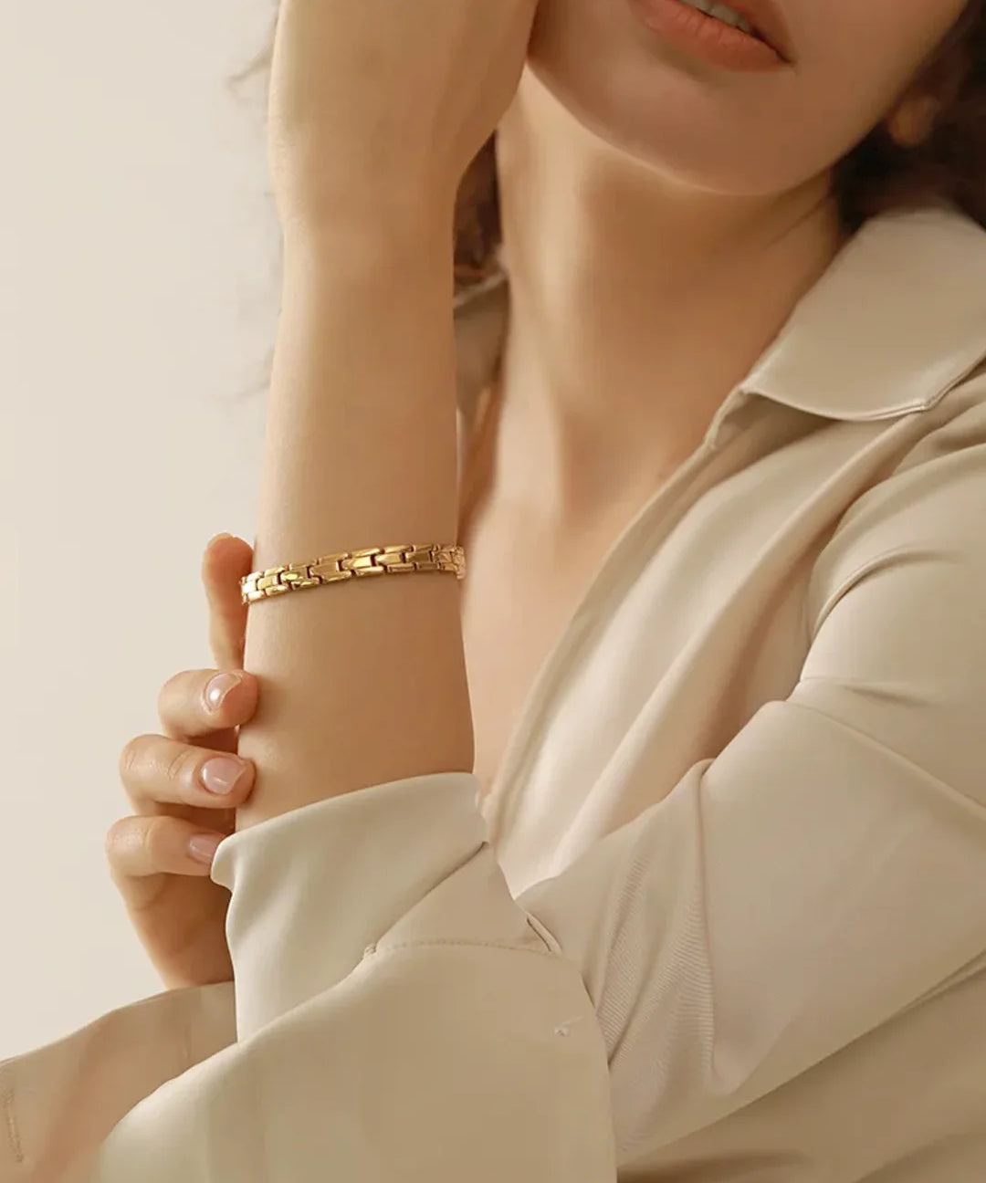 dana-bracelets-model2